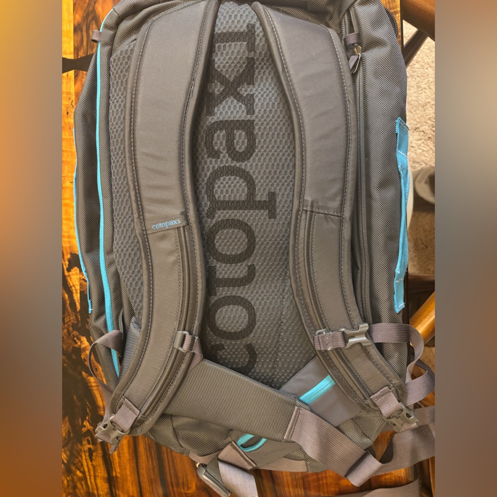 Cotopaxi Allpa 35 Black and Gray Duffel